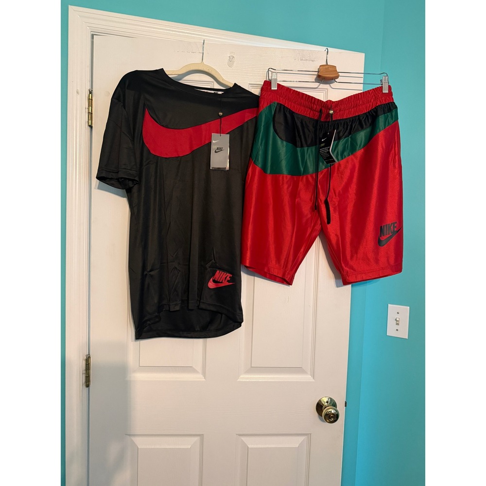 Nike Mens 2 Piece Set T-Shirt and Shorts Red Black Green Large New
